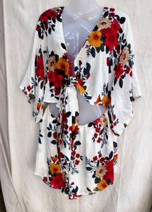 4029. Floral Tie-Front Crop Top &amp; Shorts Set