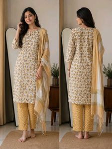 Floral Print Kurta Set with Dupatta, M size.