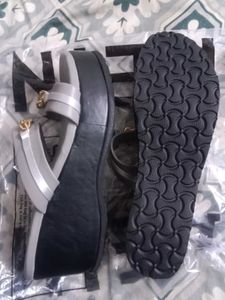 Stylish Wedge Sandals with Gold Chain Detail
