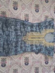 Stylish Grey Tie-Dye Kurta with Gold Embellishment