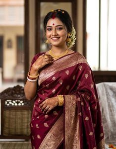 Designer Banarasi saree with blouse (Women’s)