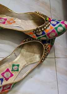 Embroidered Jutti Mojari Flats
