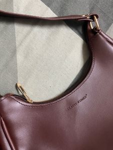 Chic Crescent Shoulder Bag