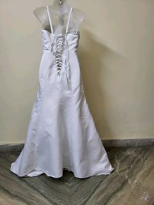 Elegant gown with white inner
