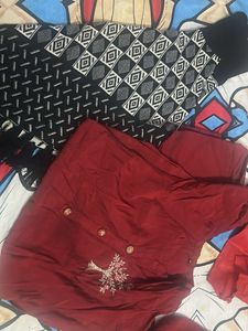 Maroon Kurta Set with Black Dupatta