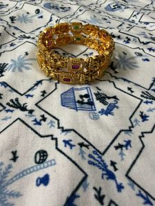 Elegant Gold Bangle