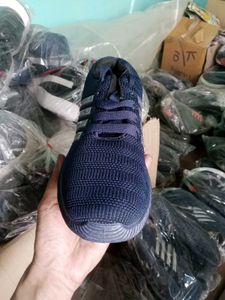 NEW NO USED SPORTS SHOES FOR MEN.