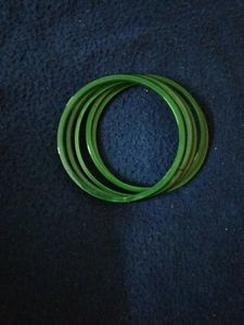 Like new 🎉Glass Bangles ⭕Green Plain Colour Only 5 Pieces Size 2.4