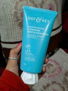 Hydrating Gentle Face Wash