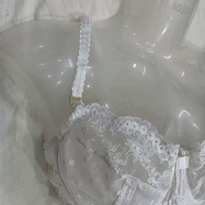 🪔 Elegant White Lace Bra