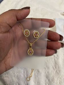 Elegant Pink Stone Necklace &amp; Earrings Set