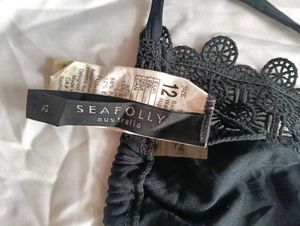 🎀BUY '1' GET '1' FREE Chic Black Bikini Top