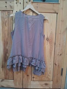 Elegant Flowy Top - Perfect for Any Occasion