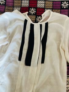 Chic Striped White &amp; Black Top