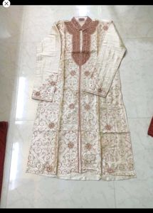 Men's Embroidered Kurta with Shawl.