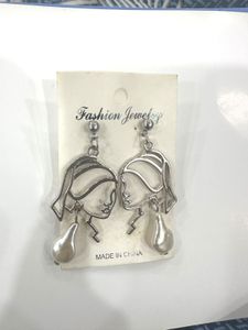 Unique Face Outline Pearl Drop Earrings