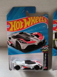 HOTWHEELS BUGATTI BOLIDE &amp; ALFA ROMEO GIULIA