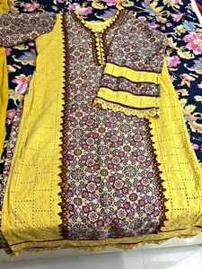 Chikankari Suit 💛