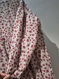 Chic Floral Print V-Neck Top