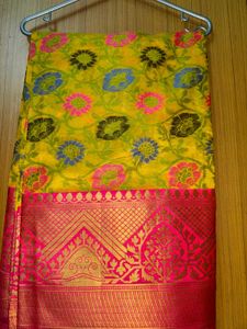 Floral Pure Banarasi Saree With Kanjeevaram Border
