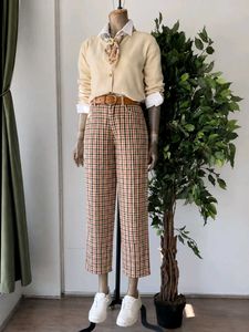 Stylish Plaid Cropped Pants