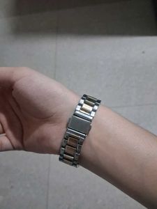 Elegant Women's Quartz Watch