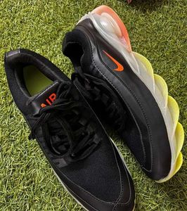 Trendy Black Nike Air Sneakers