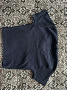 Basic Navy Cropped Tee