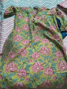 Charming Floral Print Kurta for Women
