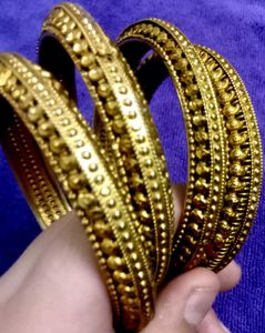 Vintage Gold Tone Bangle Set