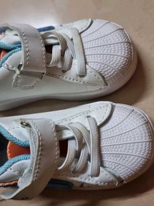 Cute White &amp; Blue Sneakers for Kids