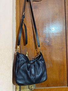 Guess sling bag | Original - Imported