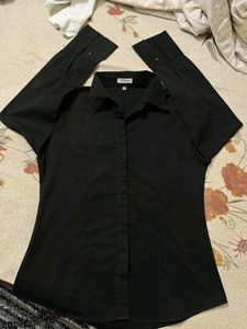 Classic fitted Black Button-Up Shirt