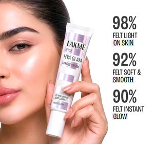 Lakme 9to5 Hya Glam Strobe Cream