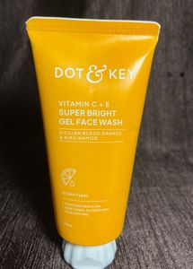 Dot &amp; Key Vitamin C + E Face Wash