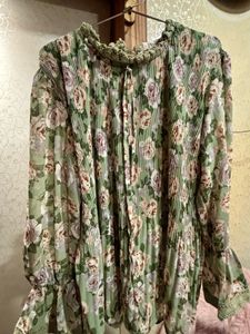 Floral Print Pleated Blouse