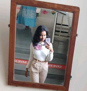 Chic Classic White fitted long sleeve top