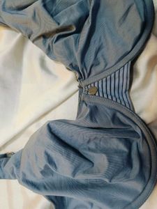 🇳🇿💫🎀Comfortable Light Grey Striped Bra