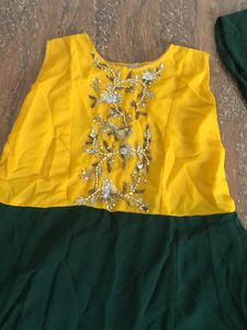 Yellow 💛 And Dark Green 💚 Color