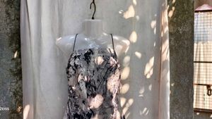 421110. Stylish Abstract Print Mini Dress