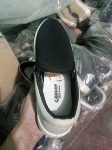 NEW NO USED CASUAL SHOES,