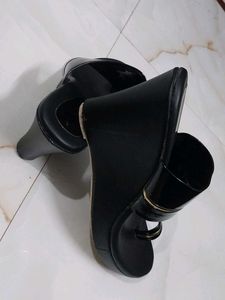 black wedges...