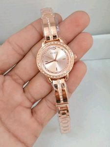GUESS PREMIUM QUALITY LADIES WATCH AT SALE