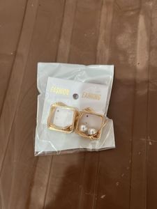 Chic Gold Square Pearl Earrings
