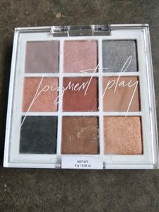 Pigment Play Eyeshadow Palette