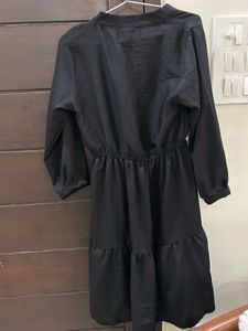 Chic Black Tiered Midi Dress