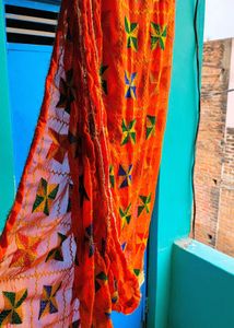 fulkari dupatta acha h bss border thoda nikal gaya
