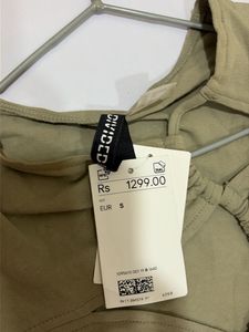 h&amp;m Cut-Out Ruched Long Sleeve Top