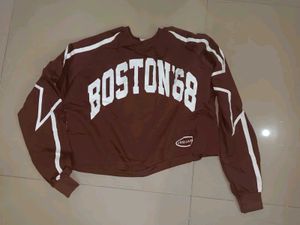 Trendy Cropped Boston '68 Sweatshirt