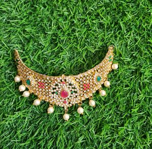 Small Choker With Stones And Pearls
